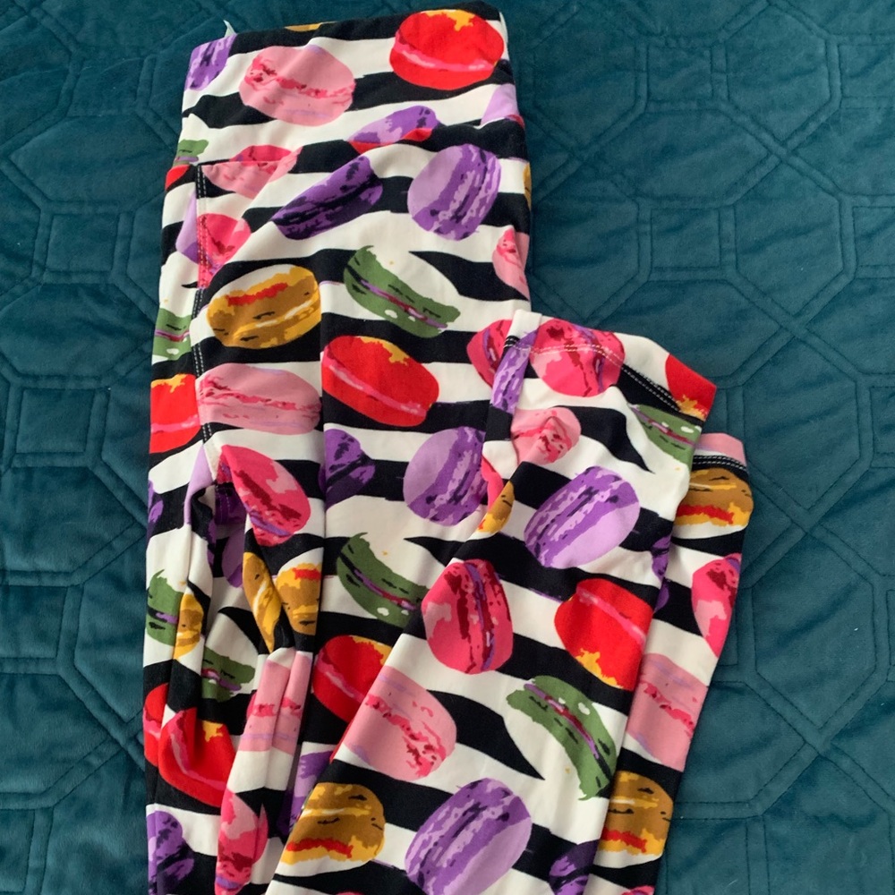 LULAROE MACAROON LEGGINGS - NEVER WORN